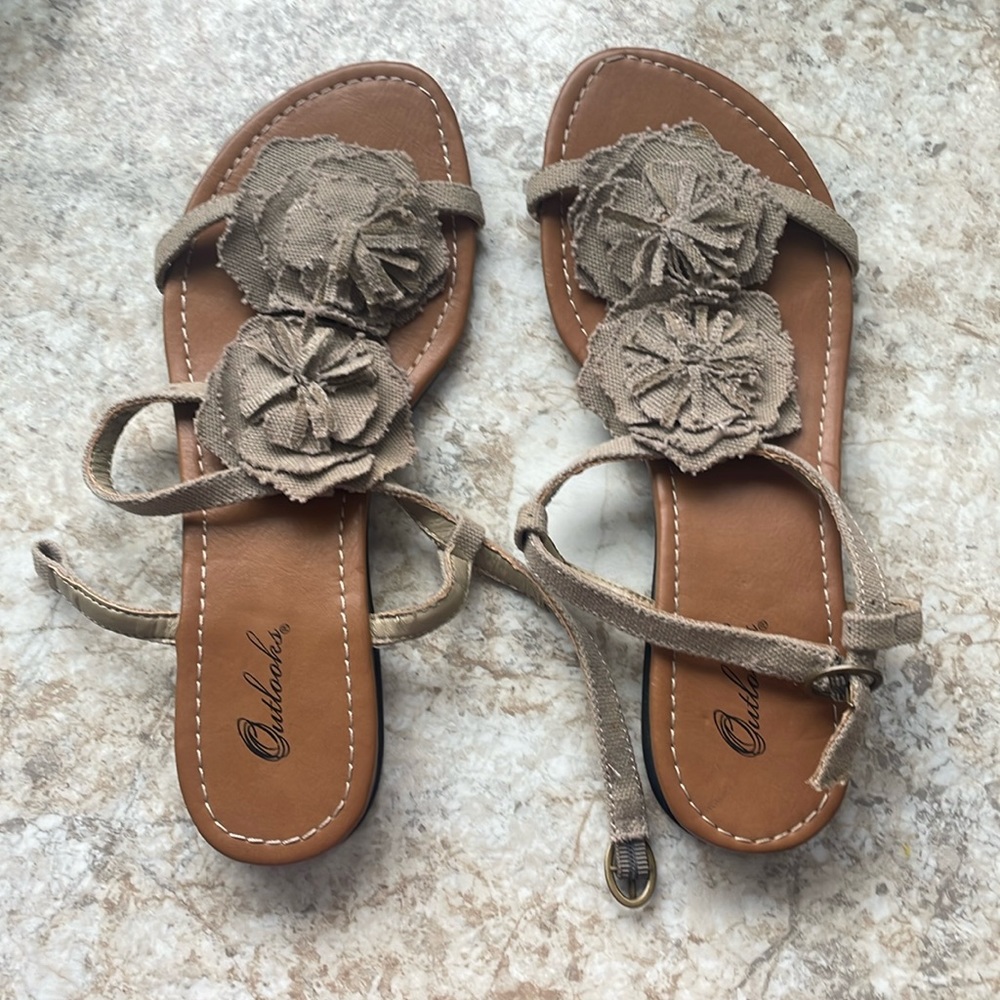 New women’s size 8.5 sandals